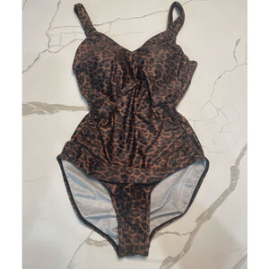 SIMON CHANG Leopard Print One Piece Swimsuit 8 Padded Cups Tummy control